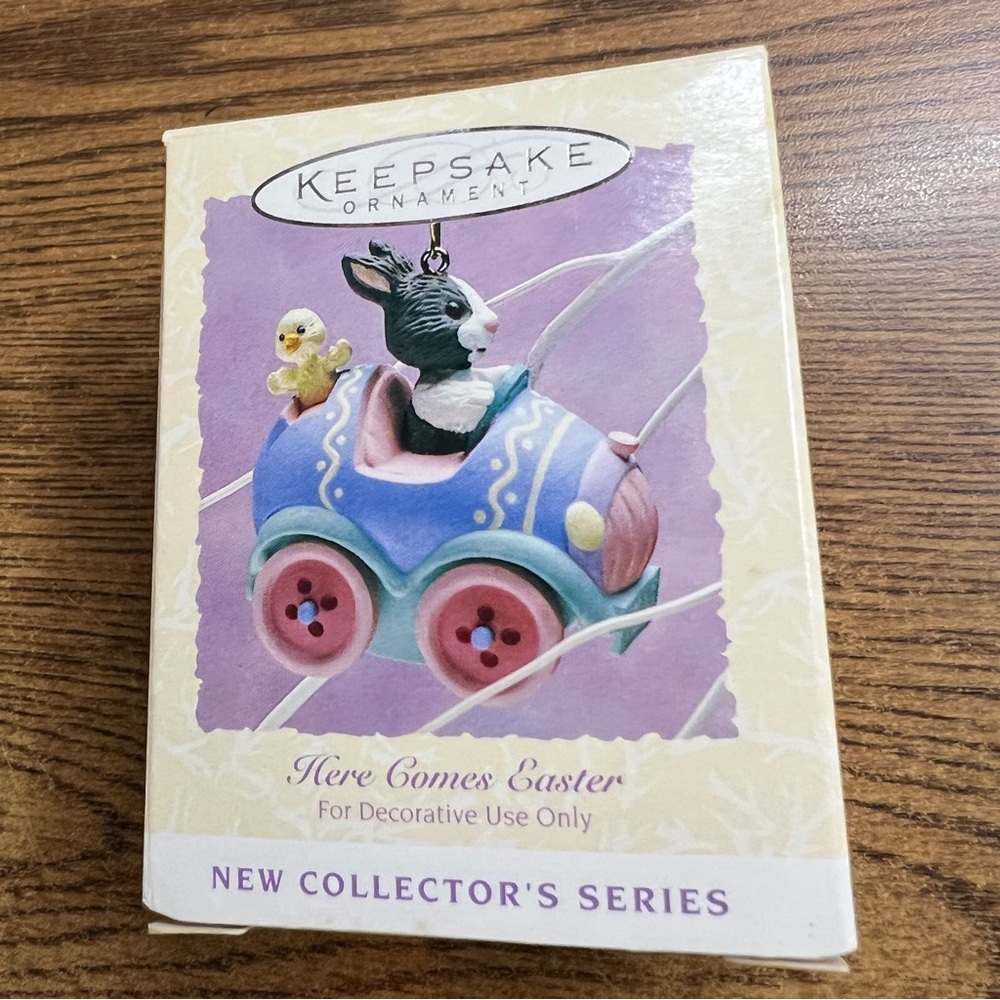 Hallmark Here Comes Easter Handcrafted & Dated 1994 Easter Collection